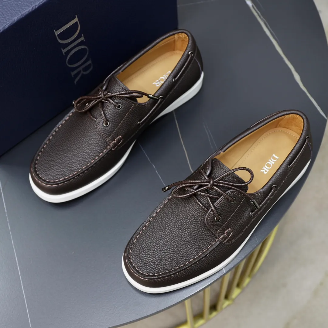 Ex-factory price: 540🙅‍♂️🙅‍♂️🙅‍♂️ Brand: Dior DIOR Standard code: Men's code 38/44 (45 can be customized) Grade: Same as the official website Material: Original cowhide stitching, cowhide lining, original TPU wear-resistant soft outsole Style categories: Leisure and sports version, footwear for driving, young fashion, European and American trends, British style Color: actual picture color